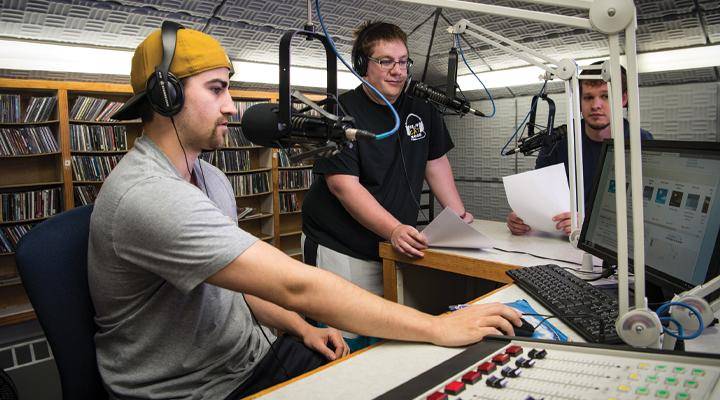 新闻 and Media Education at Wayne State