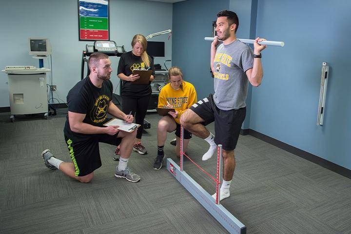 WSC students in the human performance lab